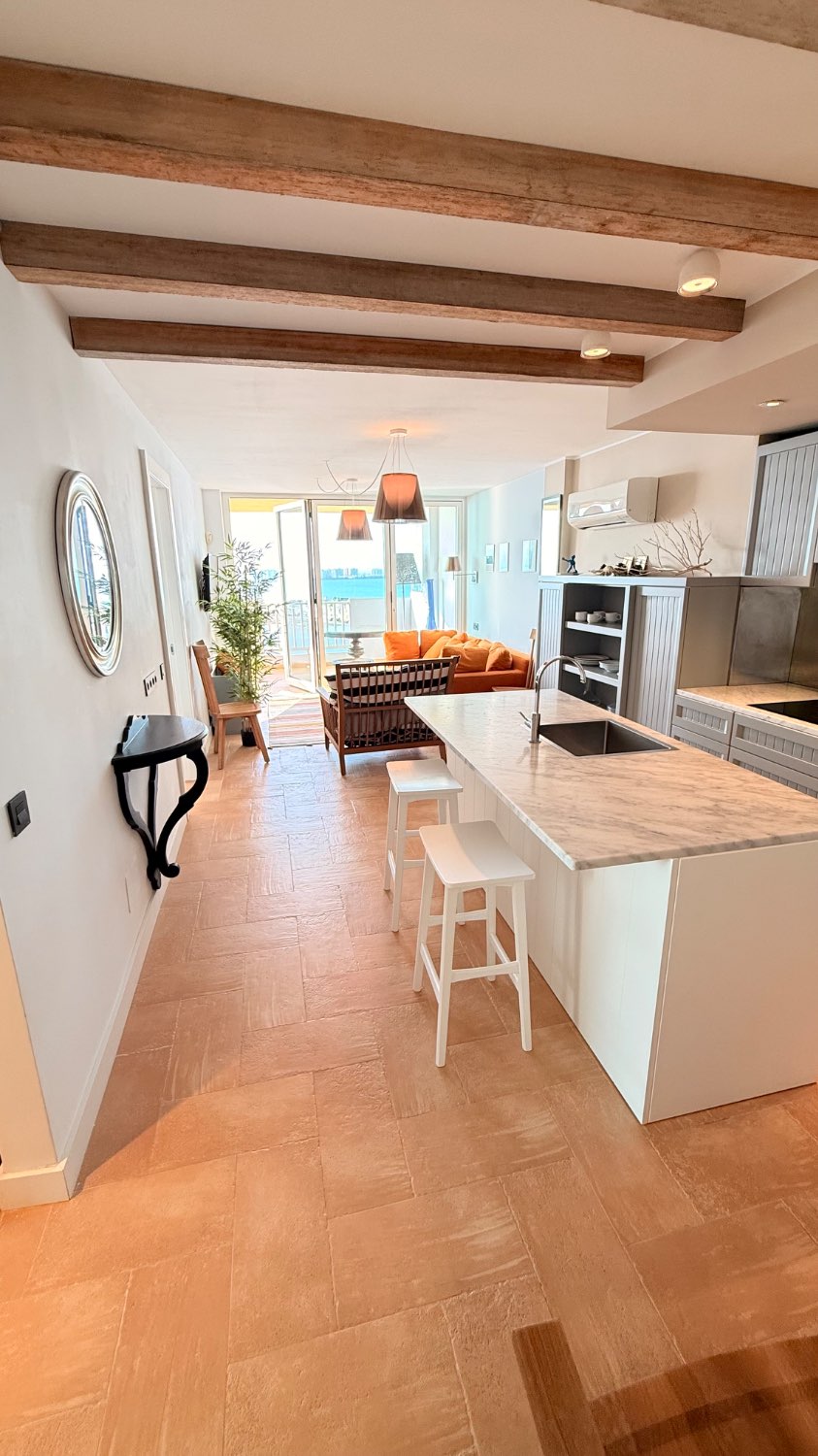 BEAUTIFUL AND SPACIOUS APARTMENT WITH VIEWS