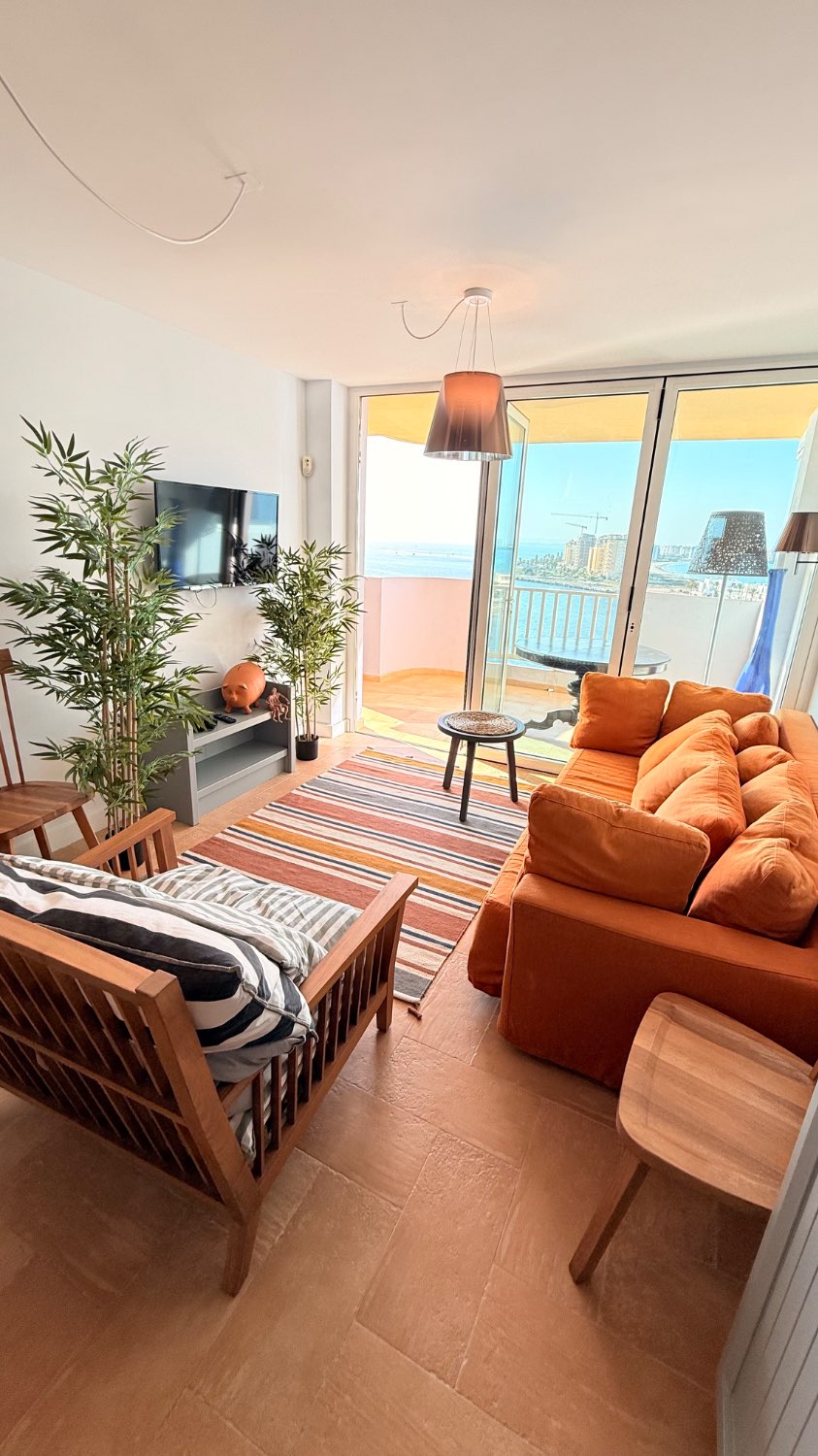BEAUTIFUL AND SPACIOUS APARTMENT WITH VIEWS