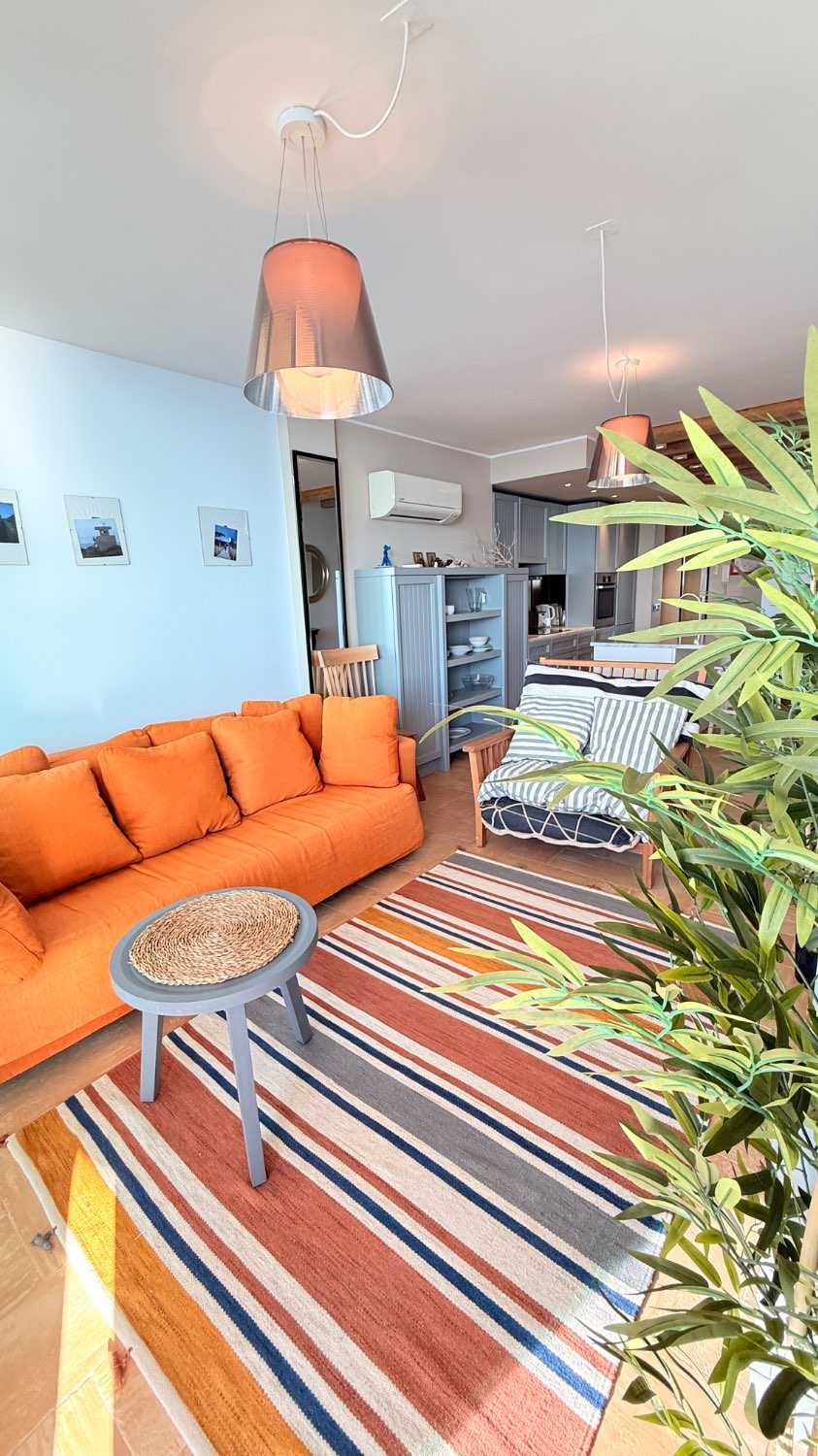 BEAUTIFUL AND SPACIOUS APARTMENT WITH VIEWS