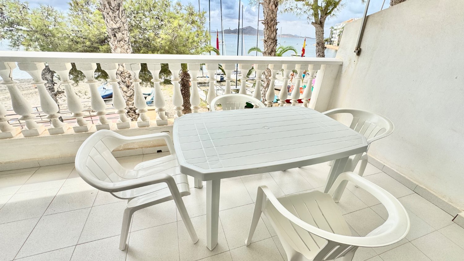 Duplex, 2 våningar till salu i Playa de las Gaviotas-El Pedrucho (La Manga del Mar Menor)