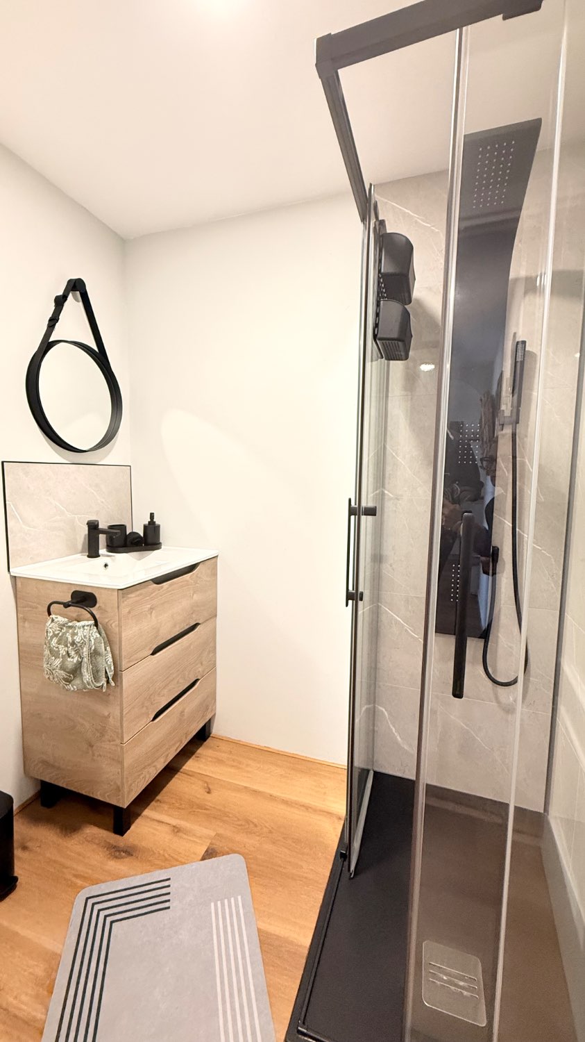 PRECIOSA VIVIENDA EN PLANTA BAJA EN PRIMERA LÍNEA DEL MAR.