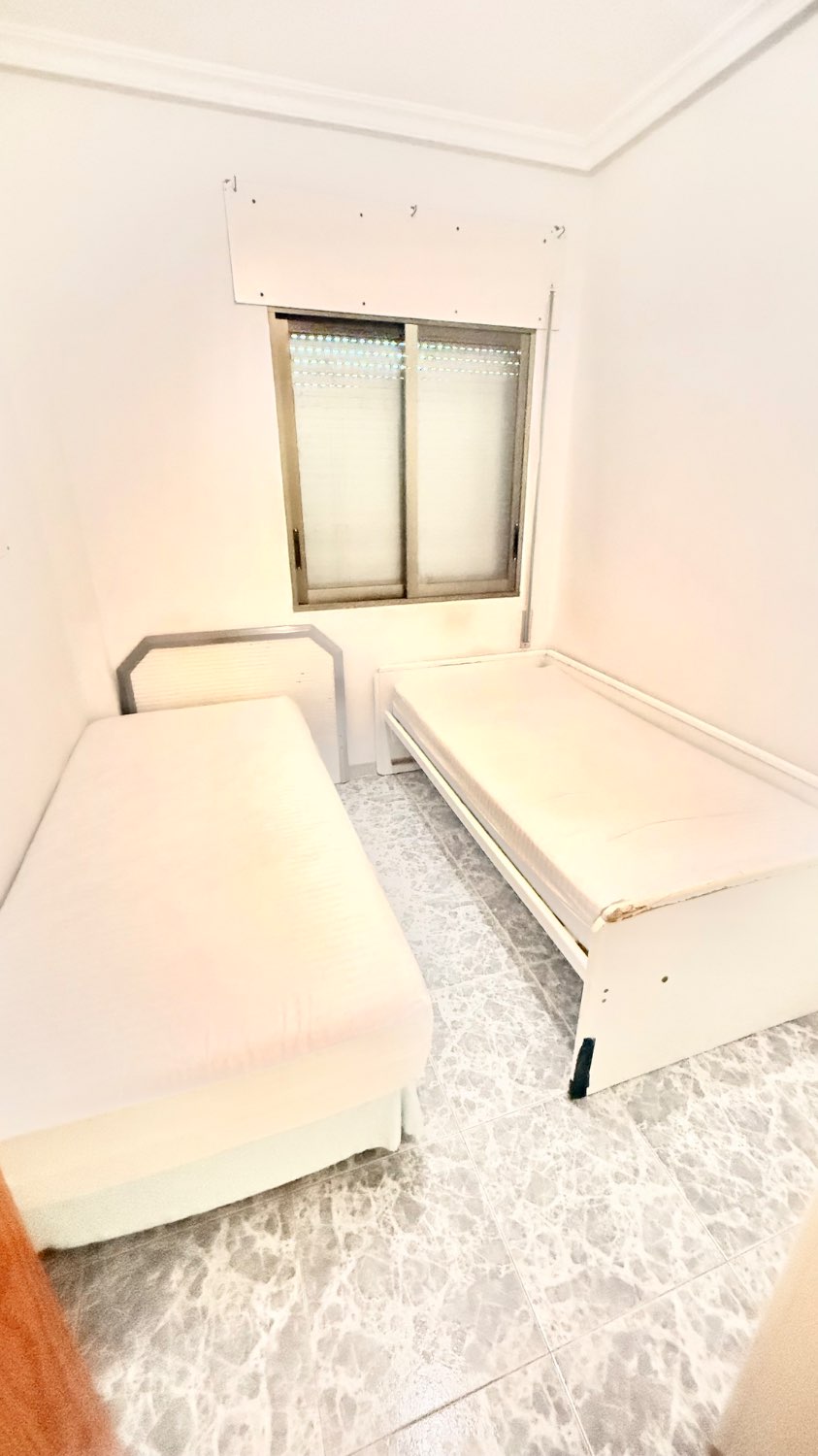 GRAN CHALET CON PARCELA INDEPENDIENTE Y PISCINA