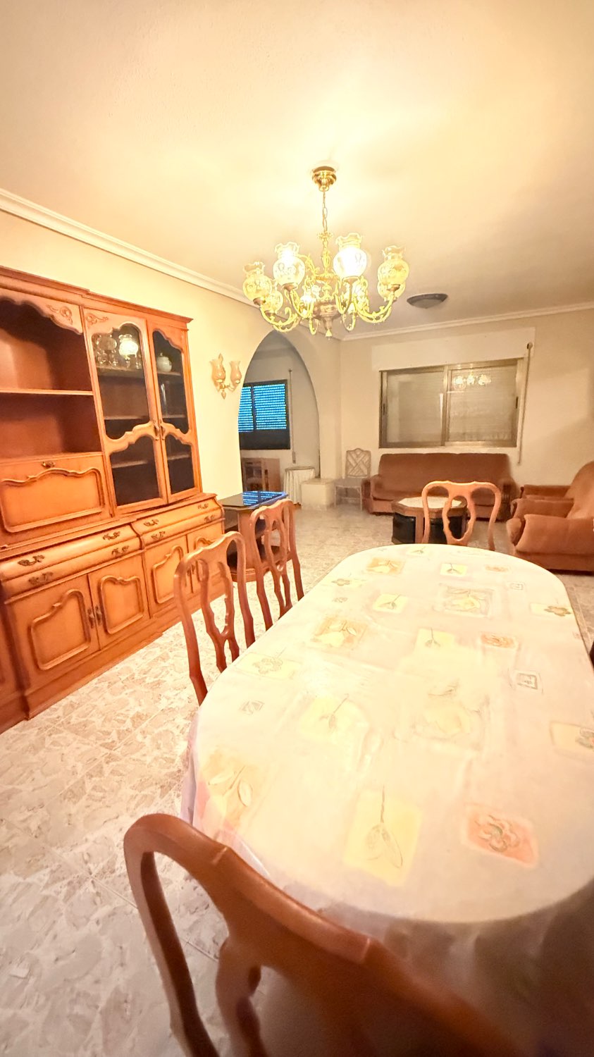 GRAN CHALET CON PARCELA INDEPENDIENTE Y PISCINA