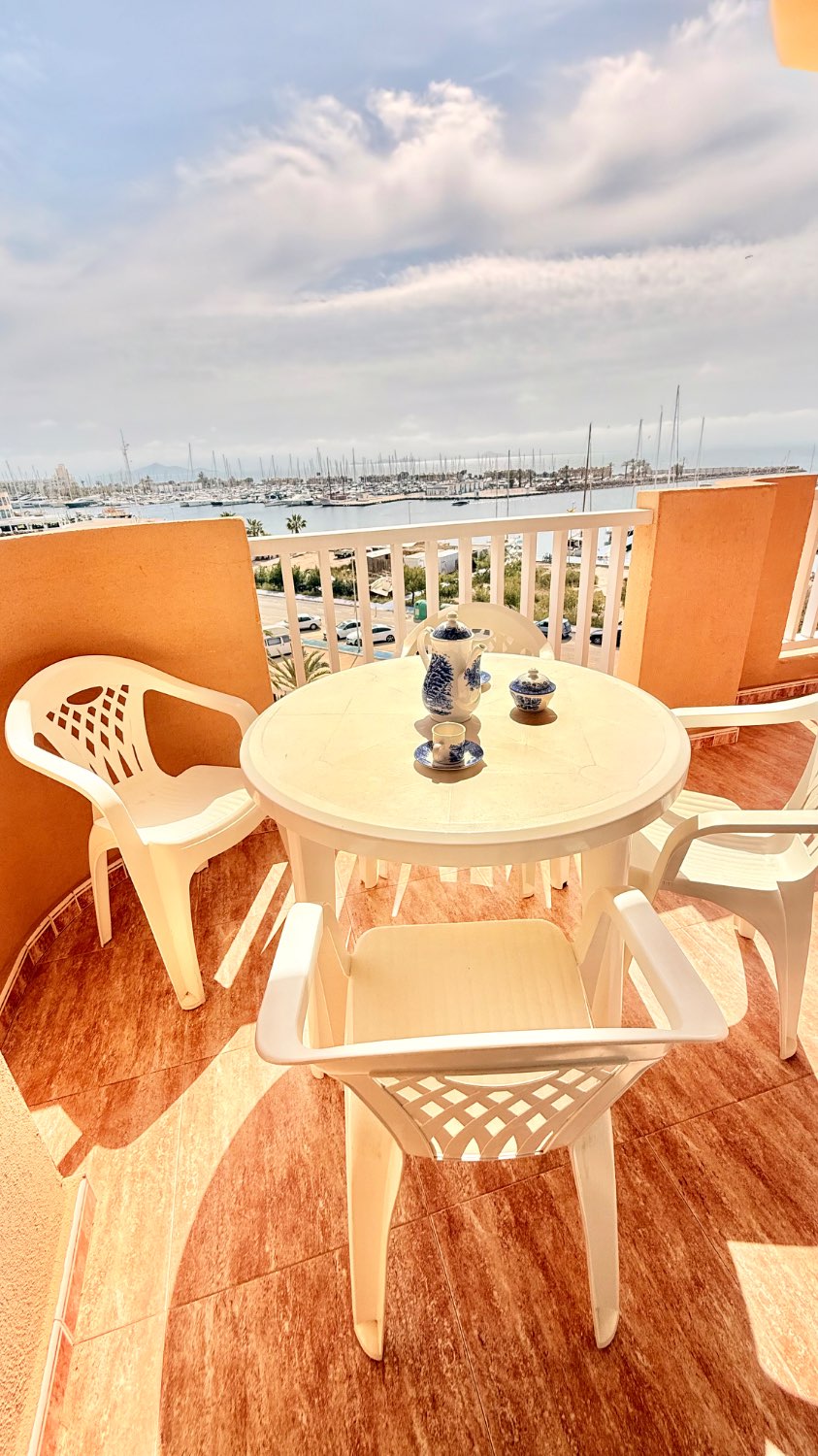 LUMINOSO APARTAMENTO CON PRECIOSAS VISTAS