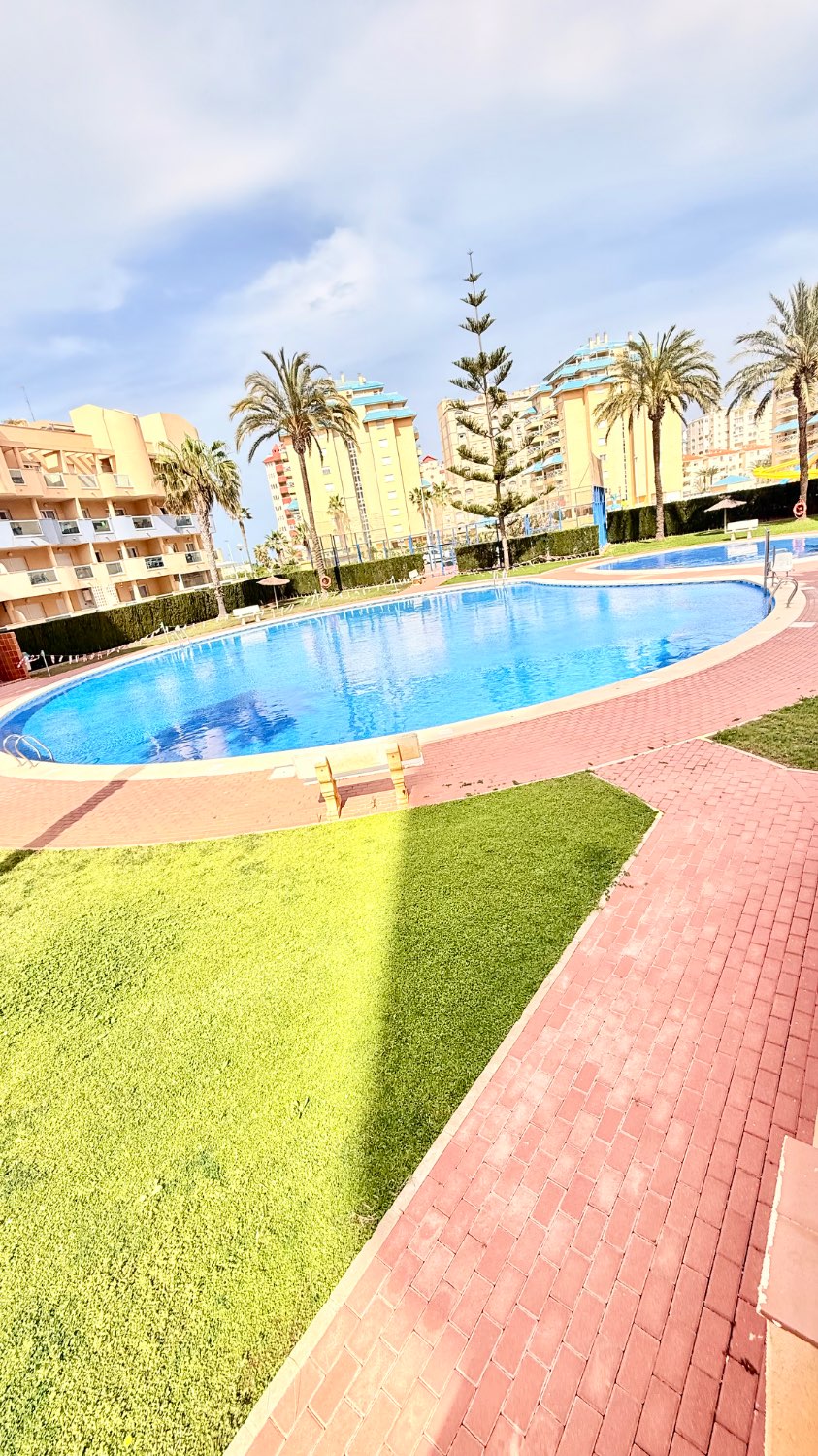 LUMINOSO APARTAMENTO CON PRECIOSAS VISTAS