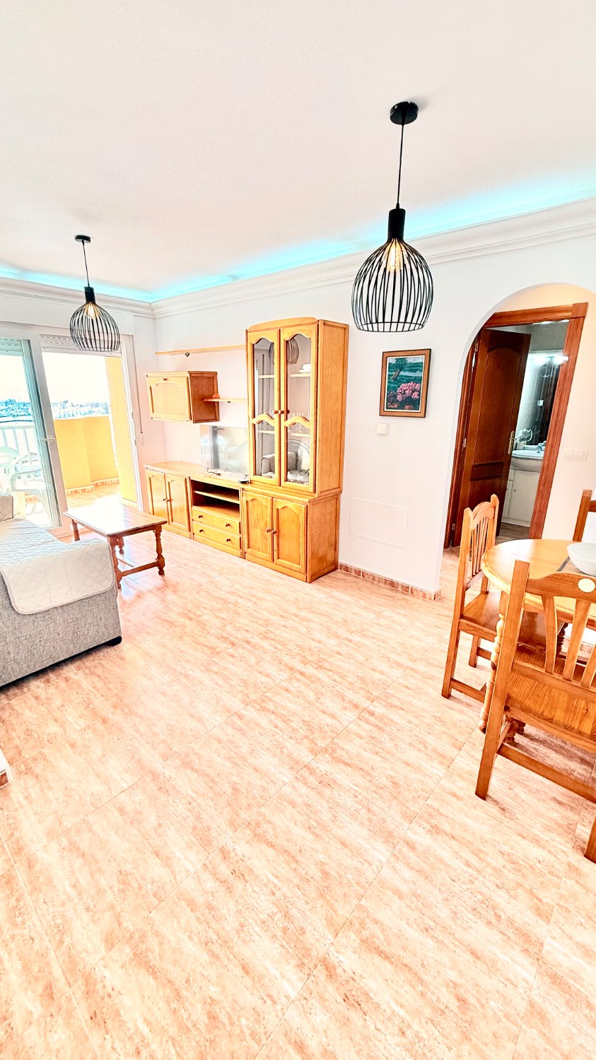 LUMINOSO APARTAMENTO CON PRECIOSAS VISTAS