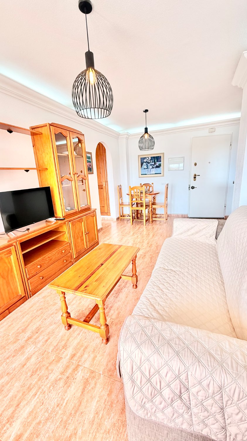 LUMINOSO APARTAMENTO CON PRECIOSAS VISTAS