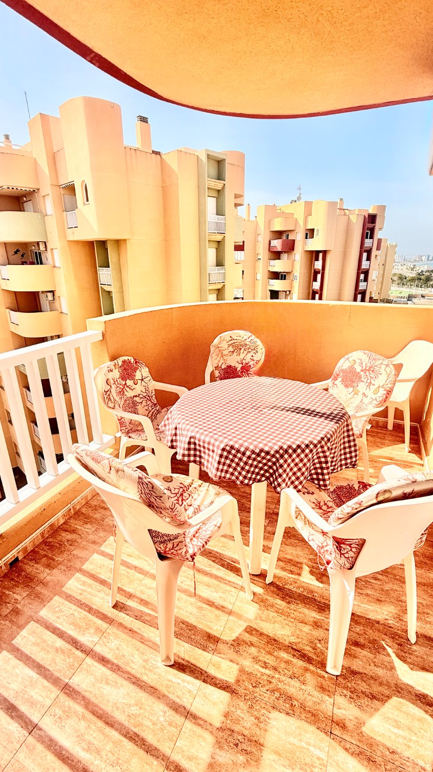 LUMINOSO APARTAMENTO CON PRECIOSAS VISTAS