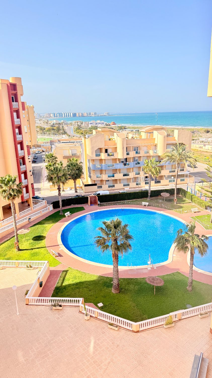 LUMINOSO APARTAMENTO CON PRECIOSAS VISTAS