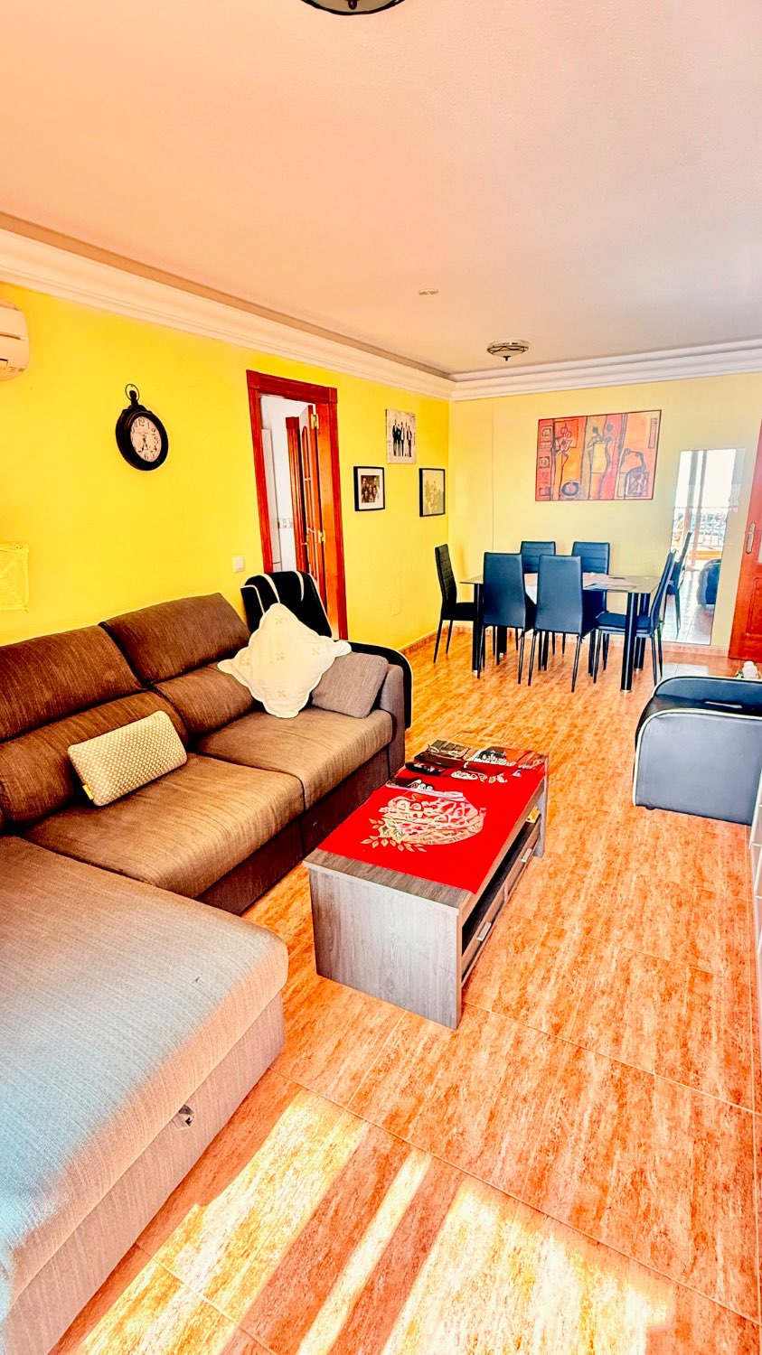 LUMINOSO APARTAMENTO CON PRECIOSAS VISTAS