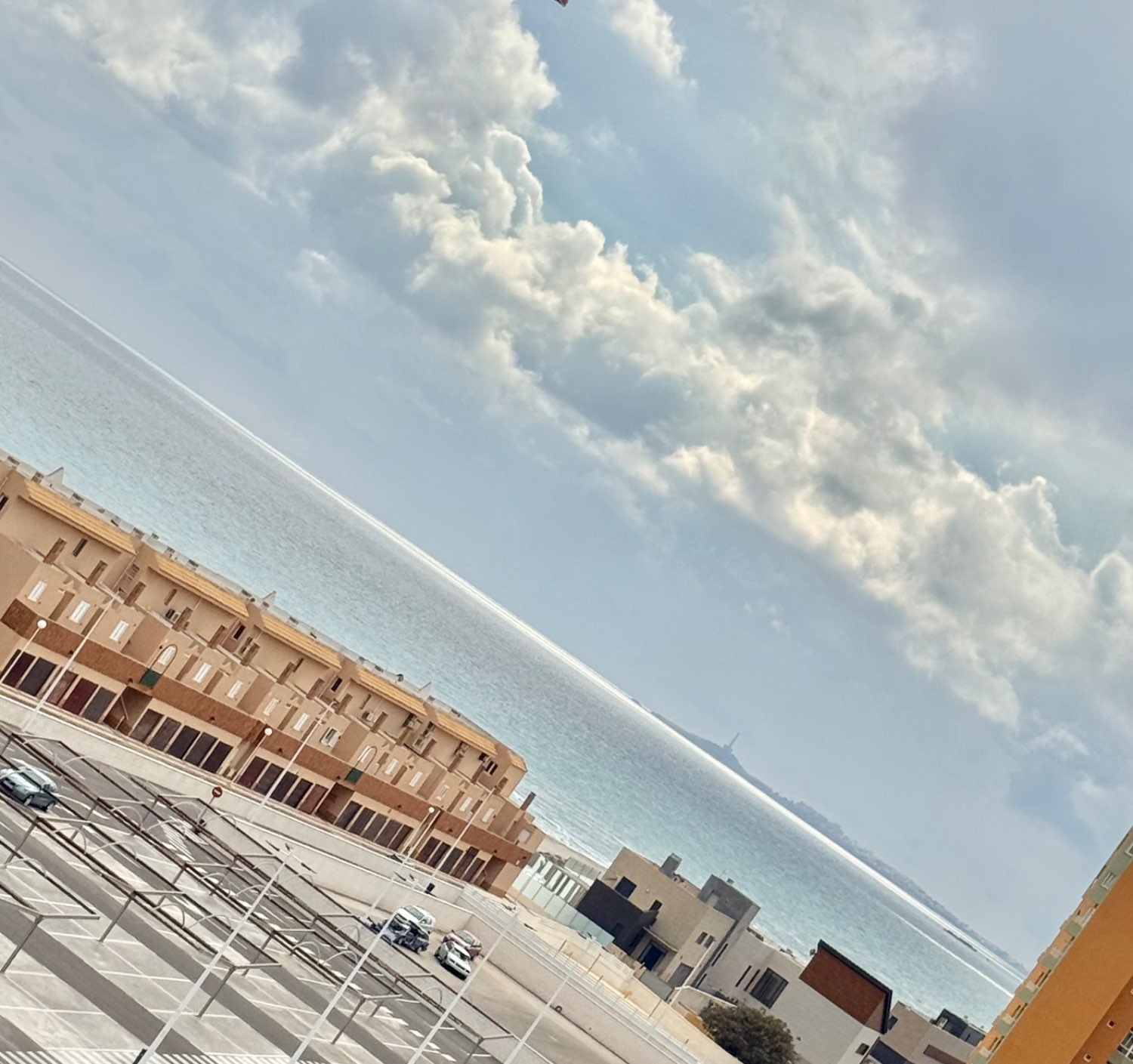 STUDIO CON VISTA SU DUE MARI